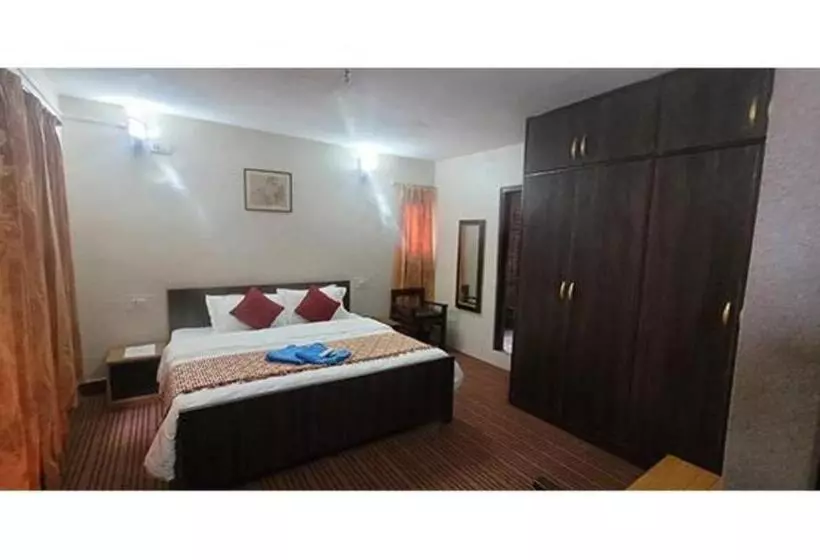 Fabhotel The Legend Residency