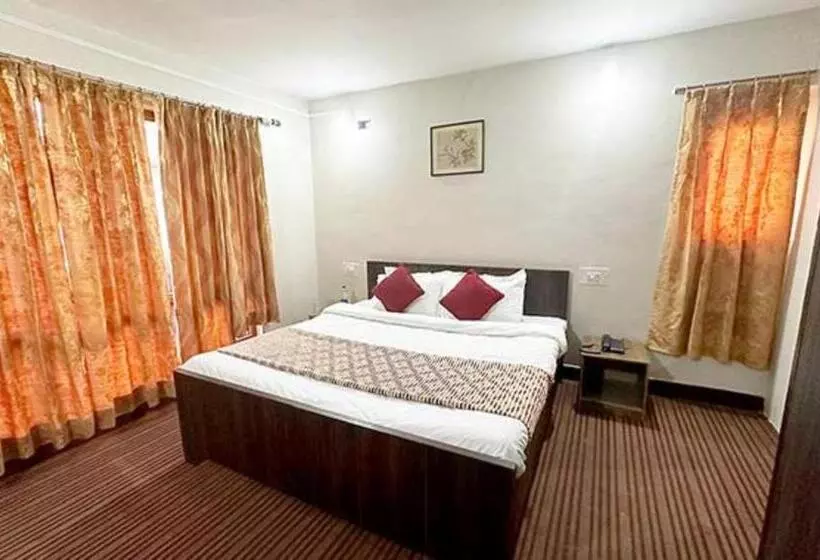 Fabhotel The Legend Residency