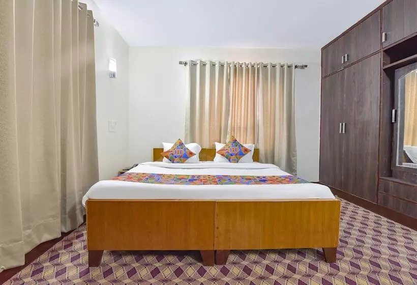 Fabhotel The Legend Residency