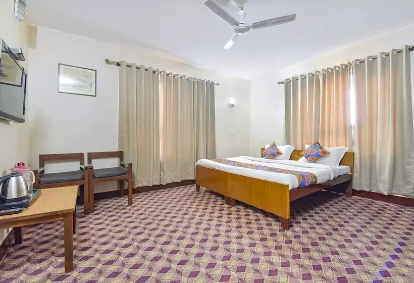 Fabhotel The Legend Residency