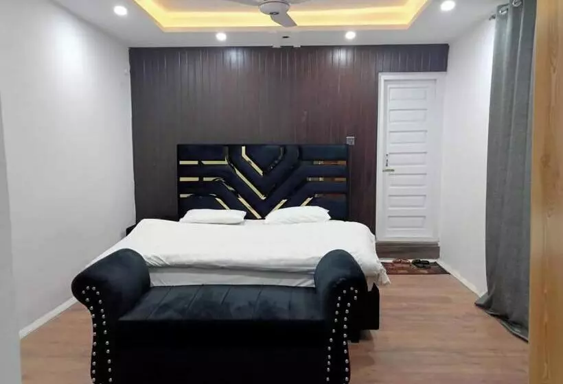 Gashabrum Hotel & Restaurant