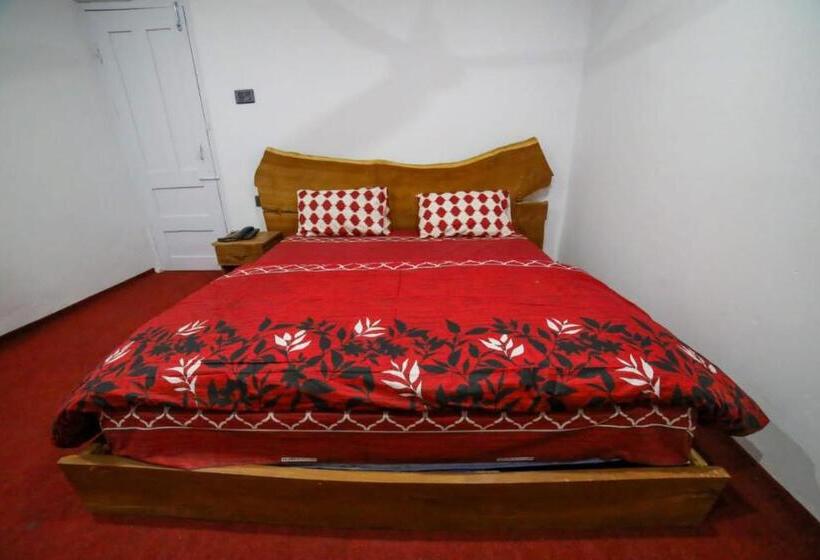 Gashabrum Hotel & Restaurant