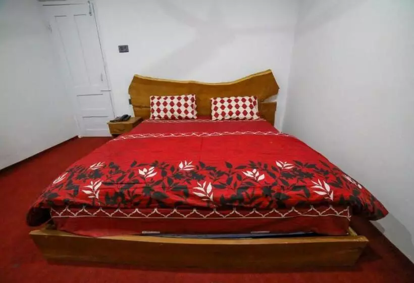 Gashabrum Hotel & Restaurant
