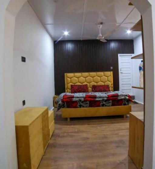 Gashabrum Hotel & Restaurant