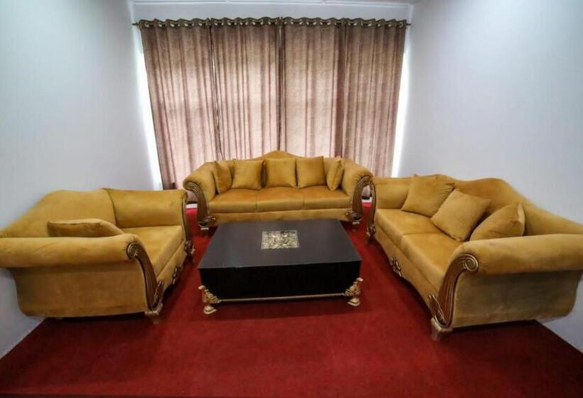 Gashabrum Hotel & Restaurant