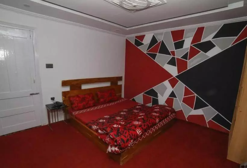 Gashabrum Hotel & Restaurant