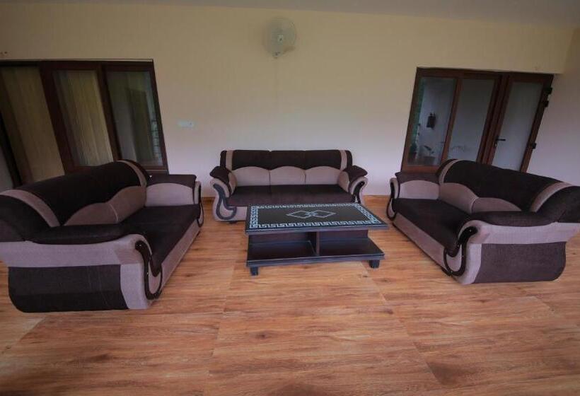 Hotel Amritara Social Palace, Uttarkashi