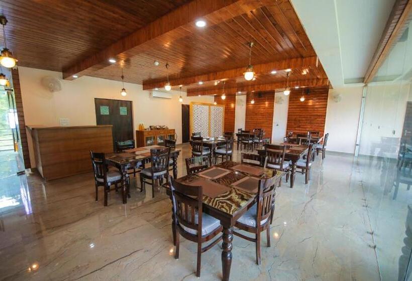 Hotel Amritara Social Palace, Uttarkashi