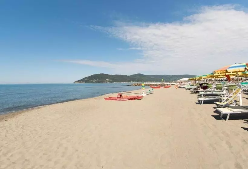 Hotelli Bagno Lunezia