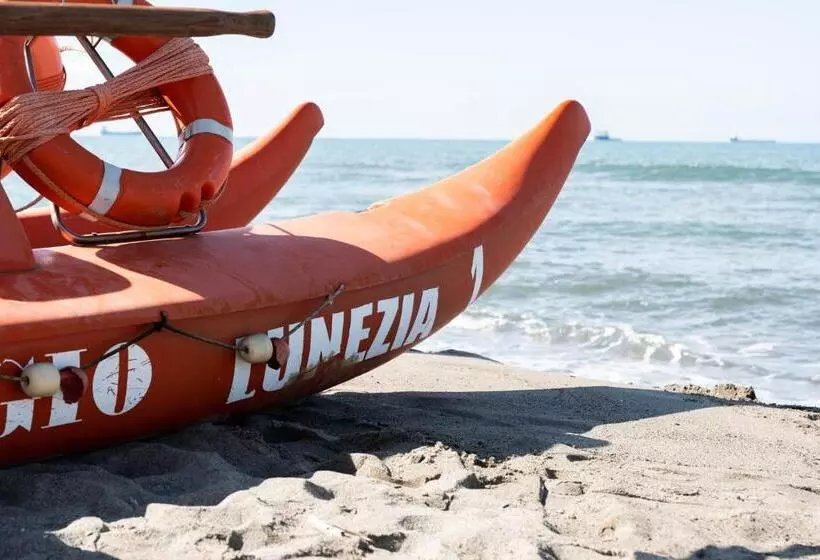 Hotelli Bagno Lunezia