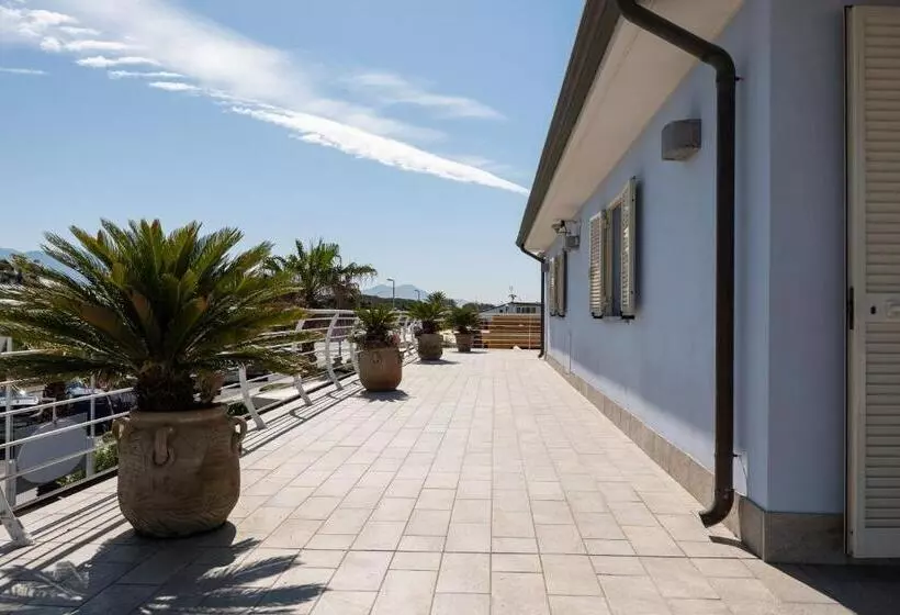 Hotelli Bagno Lunezia