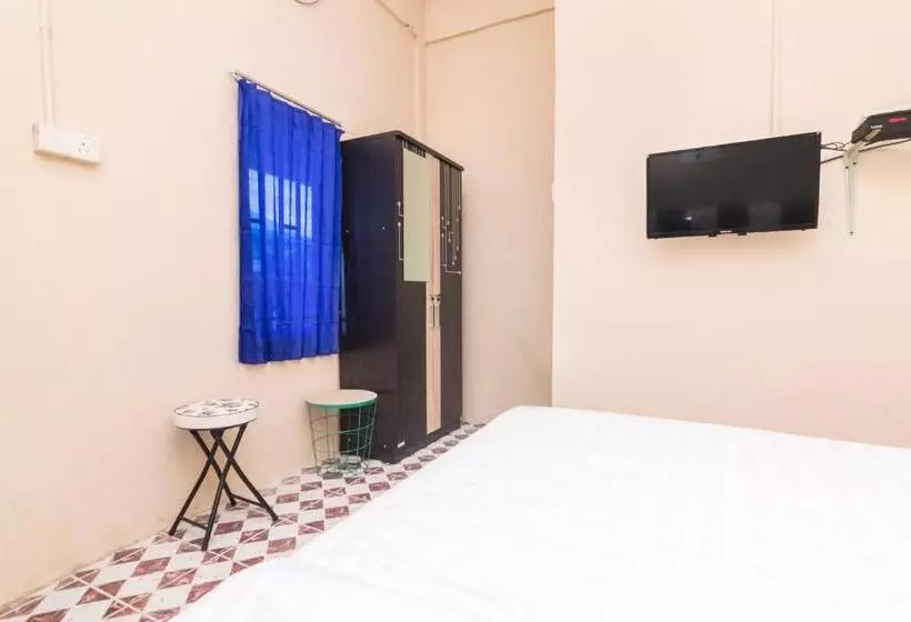 ホテル Oyo Life 2583 Kost Anggun