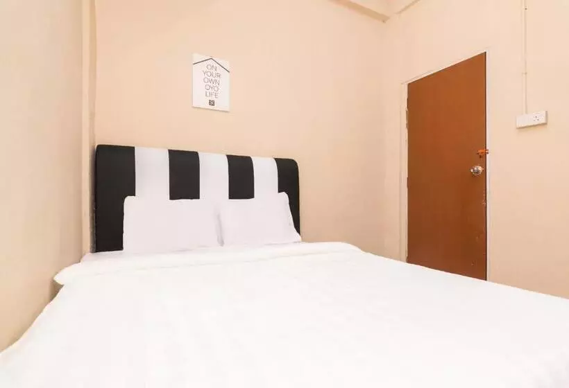 ホテル Oyo Life 2583 Kost Anggun