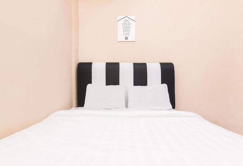 בית מלון כפרי Oyo Life 2583 Kost Anggun