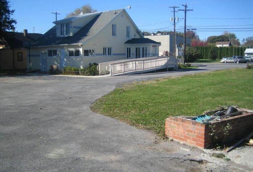 מוטל Budget Inn Carlisle