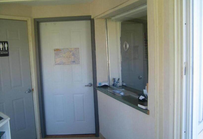 מוטל Budget Inn Carlisle