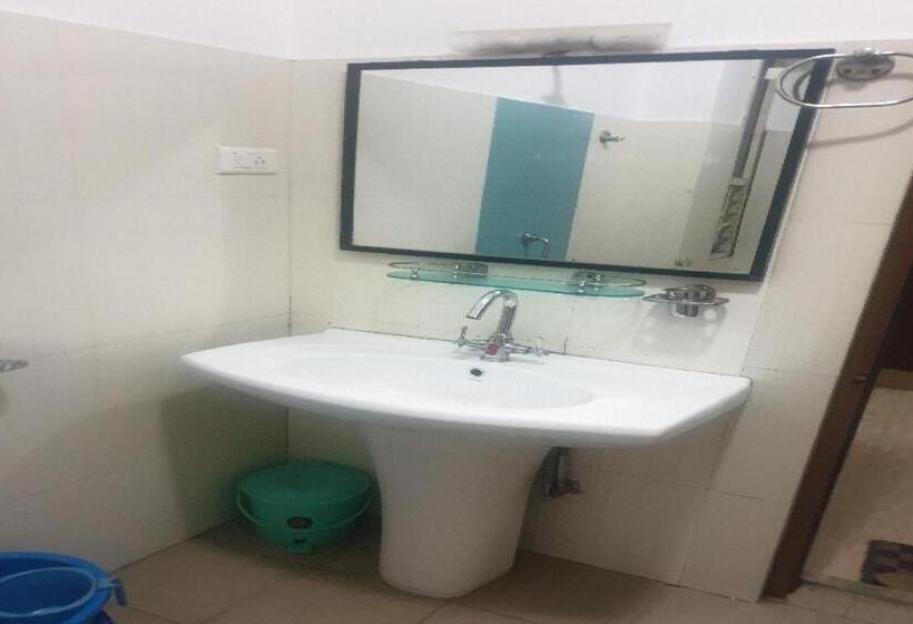 Oyo Flagship Hotel Polynia