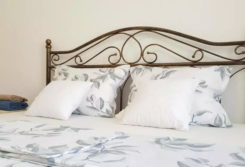 پانسیون Hostel By Guest House Izola