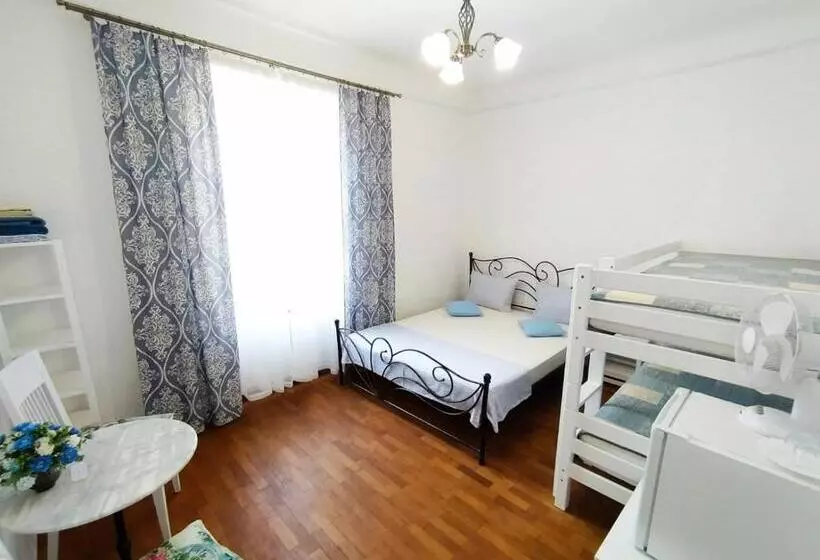 پانسیون Hostel By Guest House Izola