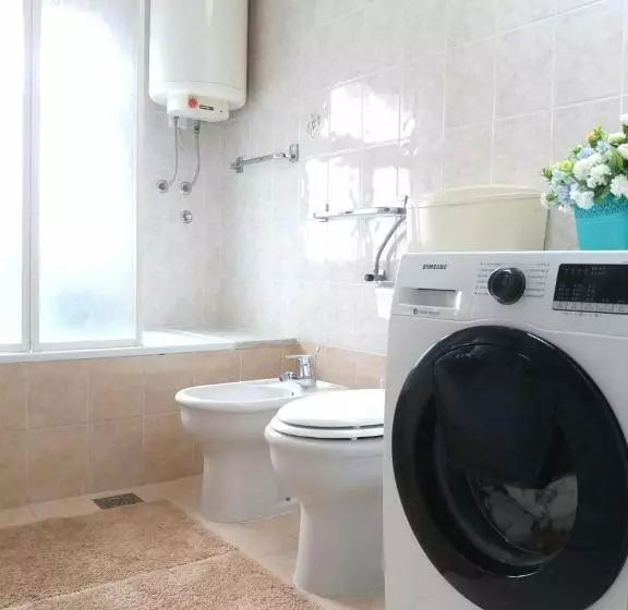 پانسیون Hostel By Guest House Izola