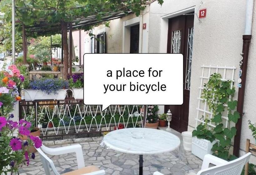 پانسیون Hostel By Guest House Izola