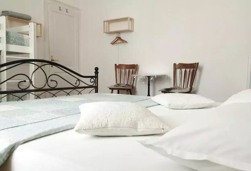 پانسیون Hostel By Guest House Izola