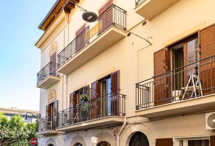 بنسيون Palazzo Albergamo