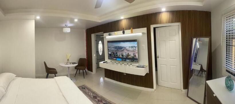 پانسیون Richmond Hartland Suite