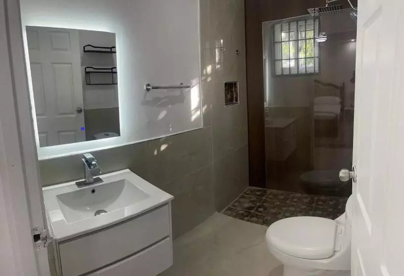 پانسیون Richmond Hartland Suite