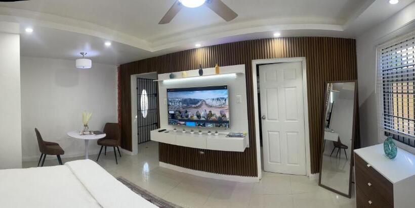 پانسیون Richmond Hartland Suite