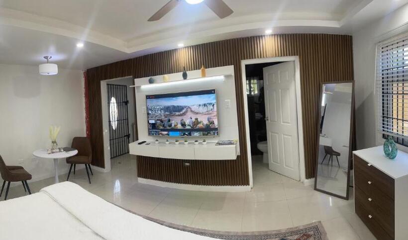 پانسیون Richmond Hartland Suite