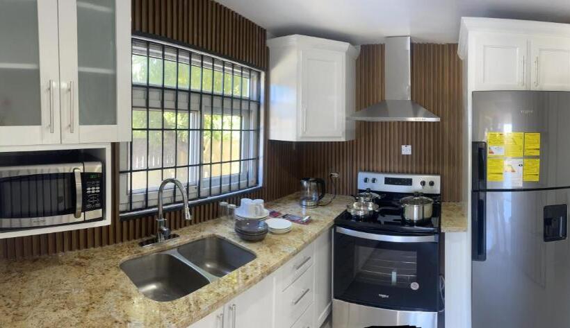 پانسیون Richmond Hartland Suite