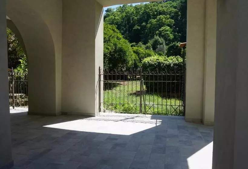 ペンション Shanti Rooms & Apartments Lucullo