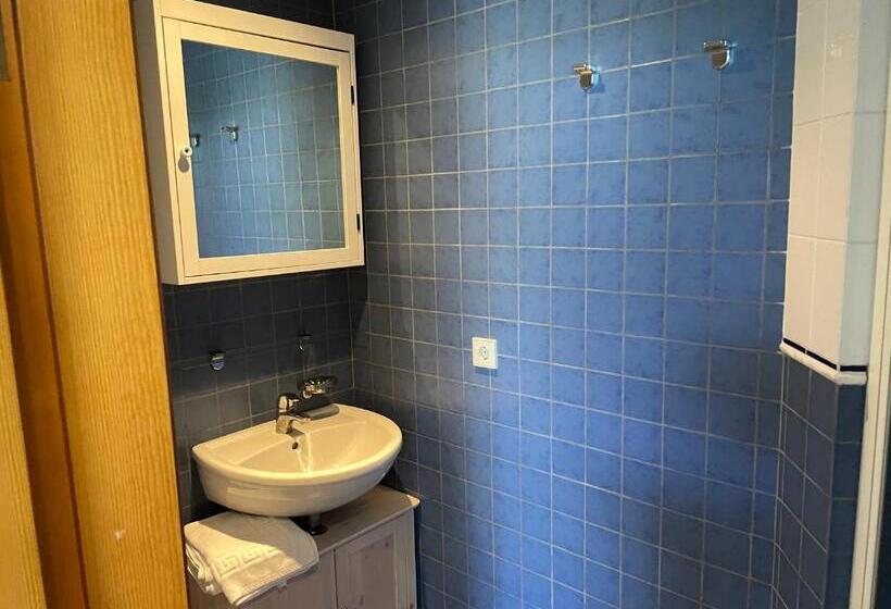 پانسیون Sunrise Beach Villa