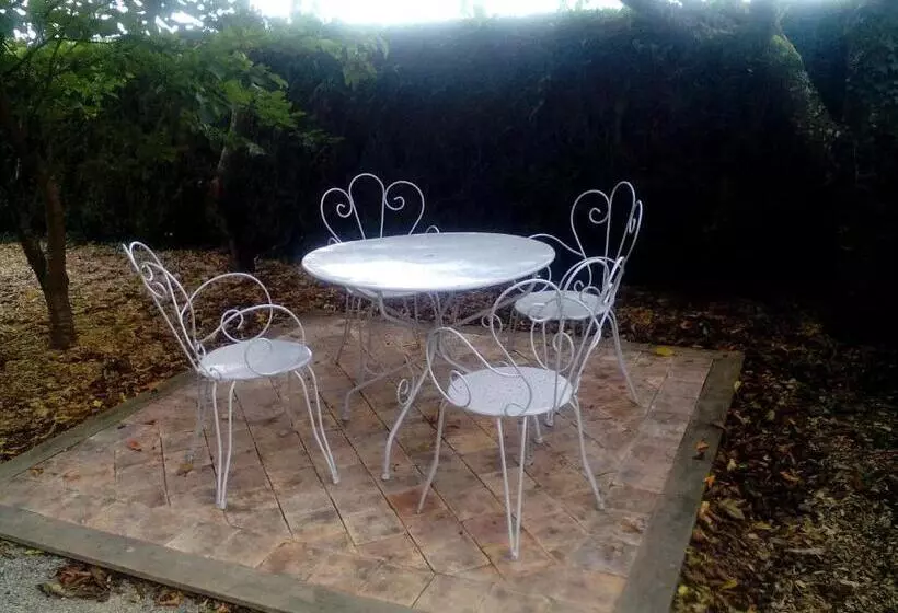 Aamiaismajoitus (B&B) La Chambre Montbrault