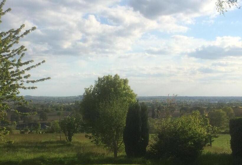 ベッドアンドブレックファースト La Chambre Montbrault