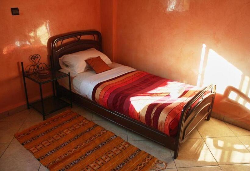 تختخواب و صبحانه Olympe Surf & Yoga