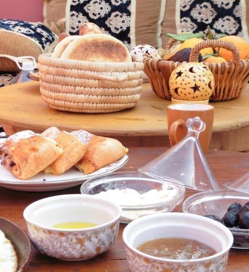 تختخواب و صبحانه Olympe Surf & Yoga