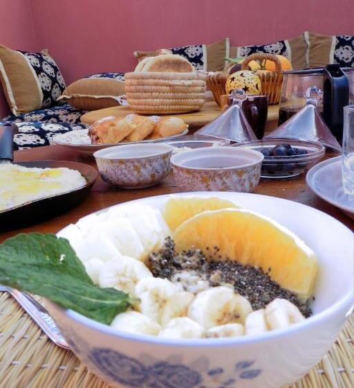 تختخواب و صبحانه Olympe Surf & Yoga