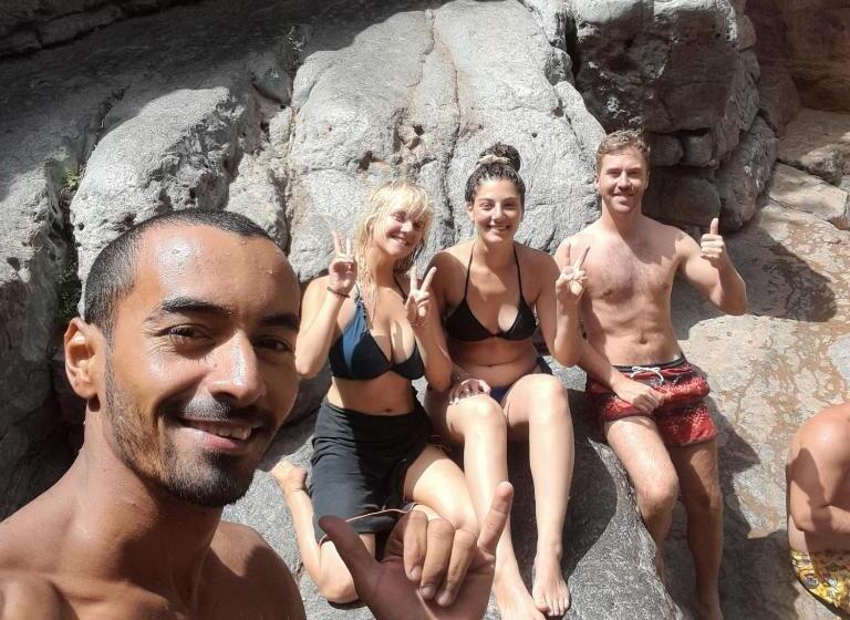 تختخواب و صبحانه Olympe Surf & Yoga