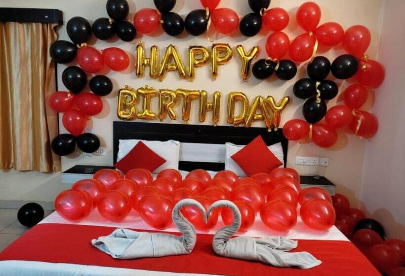 Отель Blue Bell Near Care Hospital Lift Wifi Facilities Best Selling & Best Choice Of Travellers By Morser