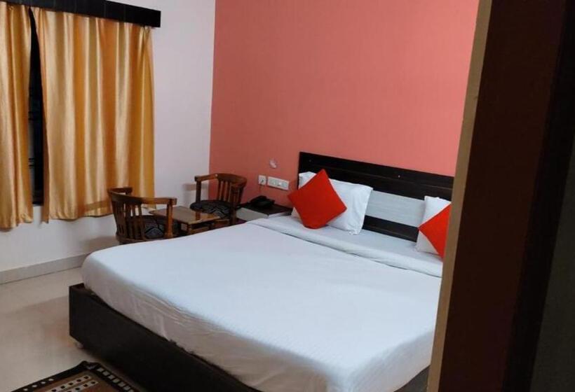 Отель Blue Bell Near Care Hospital Lift Wifi Facilities Best Selling & Best Choice Of Travellers By Morser