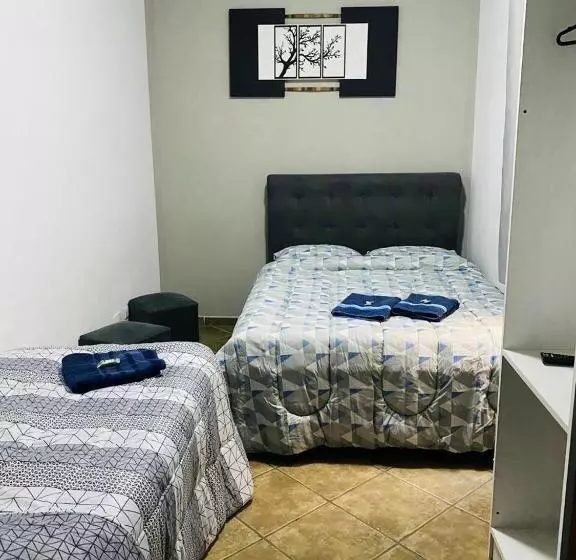 ホテル Hostel Anprado 5