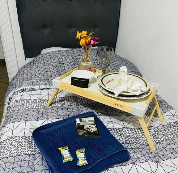 هتل Hostel Anprado 5