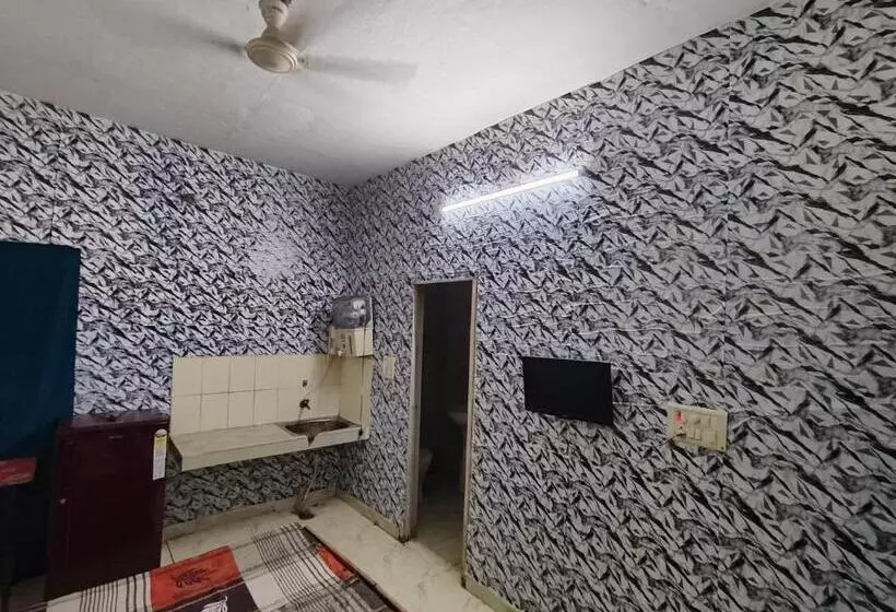 ホテル Kamal Villa    Lpu Green Velly    Super Deluxe Rooms