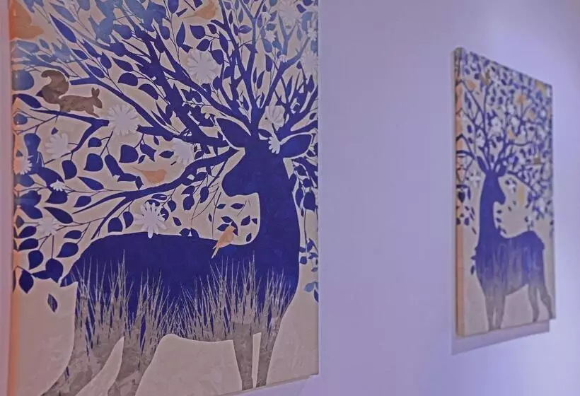 هتل La Casa Blanca