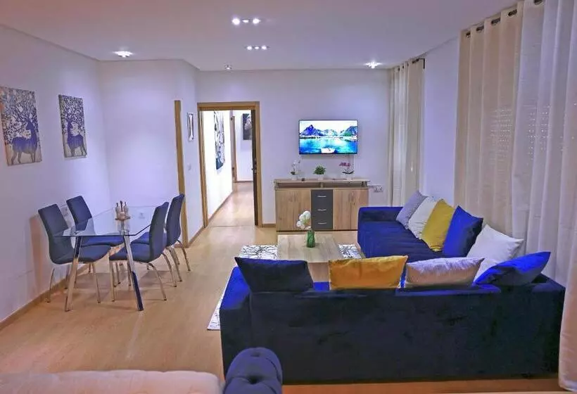 هتل La Casa Blanca