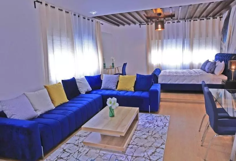 هتل La Casa Blanca