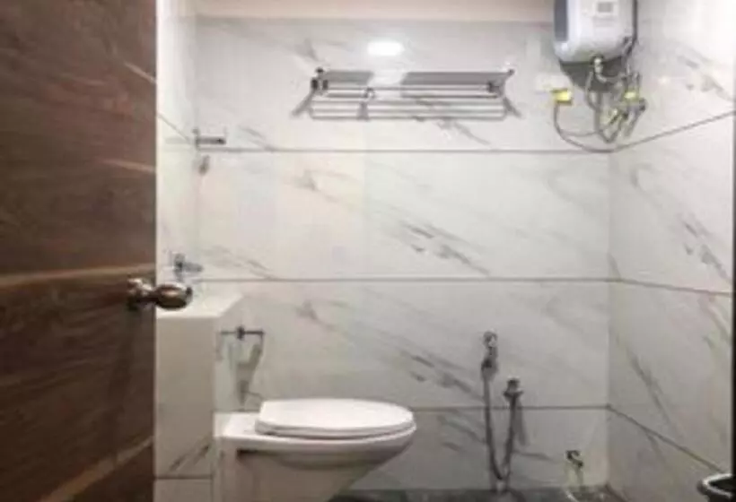 Payal Mall Road Nainital   Lake View Hotel   Prime Location With Spacious Room Quality   Best Seller