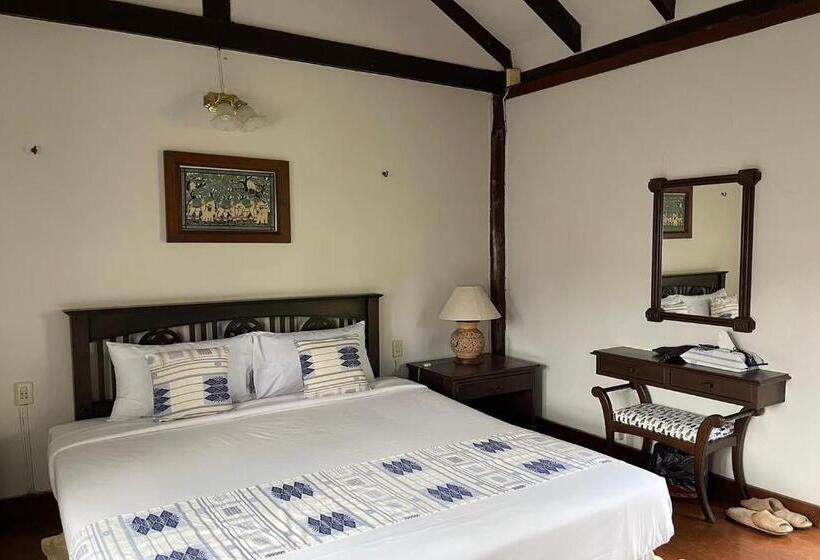 בית מלון כפרי Phu Ing Fah Resort